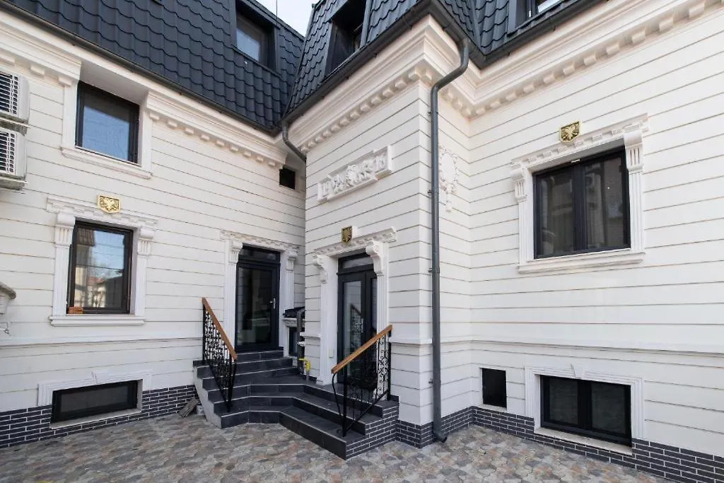 Oasis Historic Central House Bucarest Villa