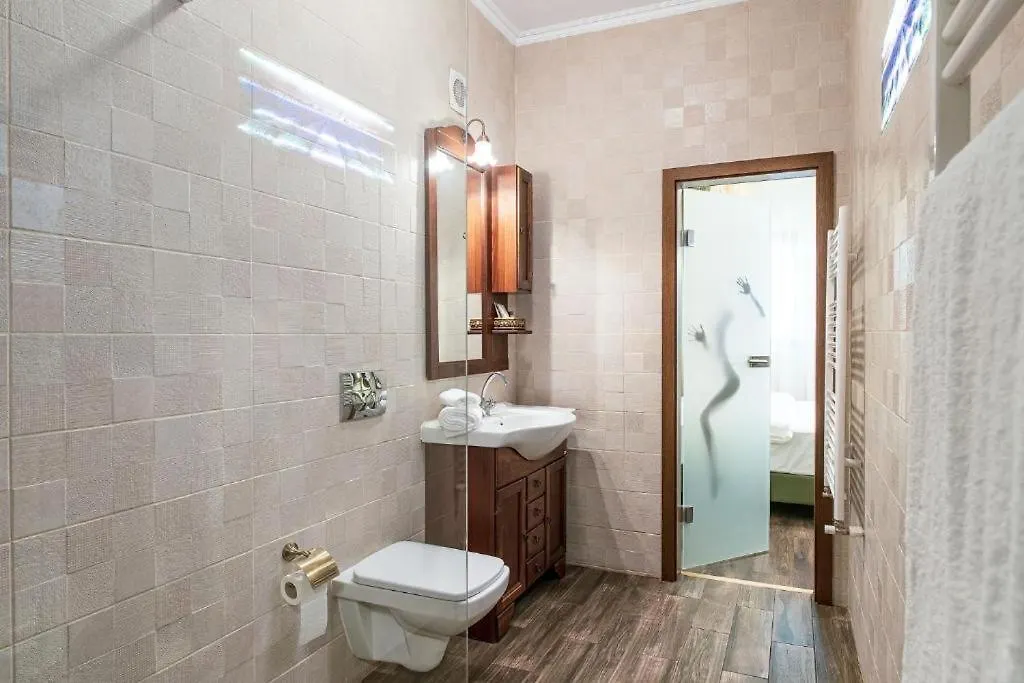 Oasis Historic Central House Bucarest Villa